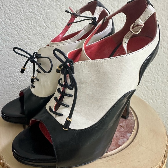 Moschino lace up peep toe heels - Picture 2 of 12